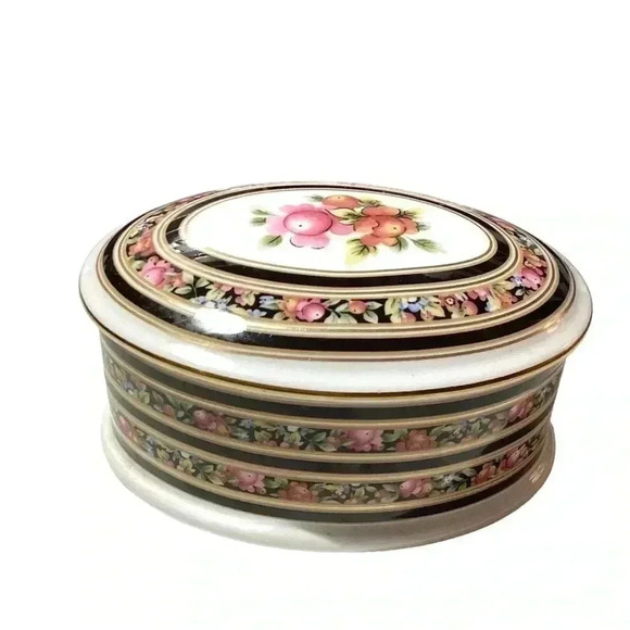 Wedgwood Accessories - WEDGWOOD CLIO FLORAL PATTERN OVAL TRINKET BOX  BONE CHINA MADE IN ENGLAND